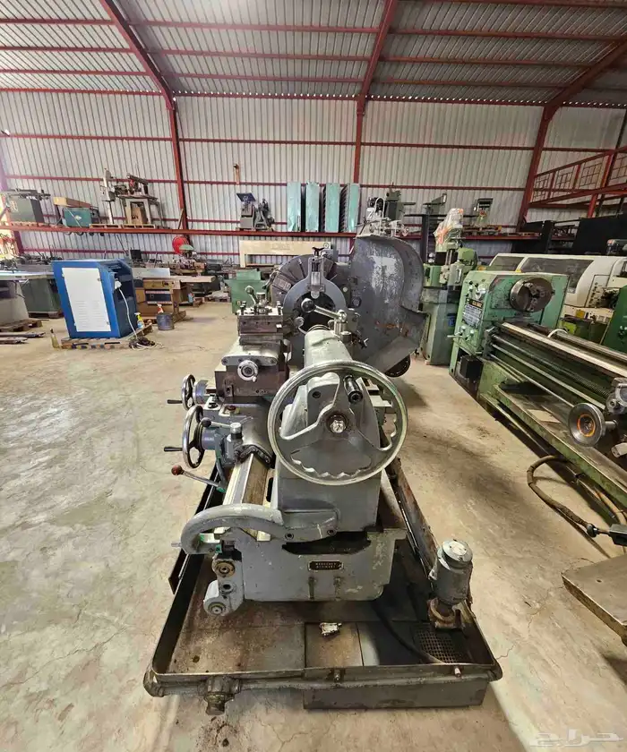 مخرطة ايطالي مستورد شبه جديدة 21