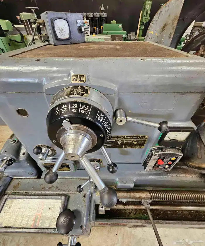 مخرطة ايطالي مستورد شبه جديدة 14