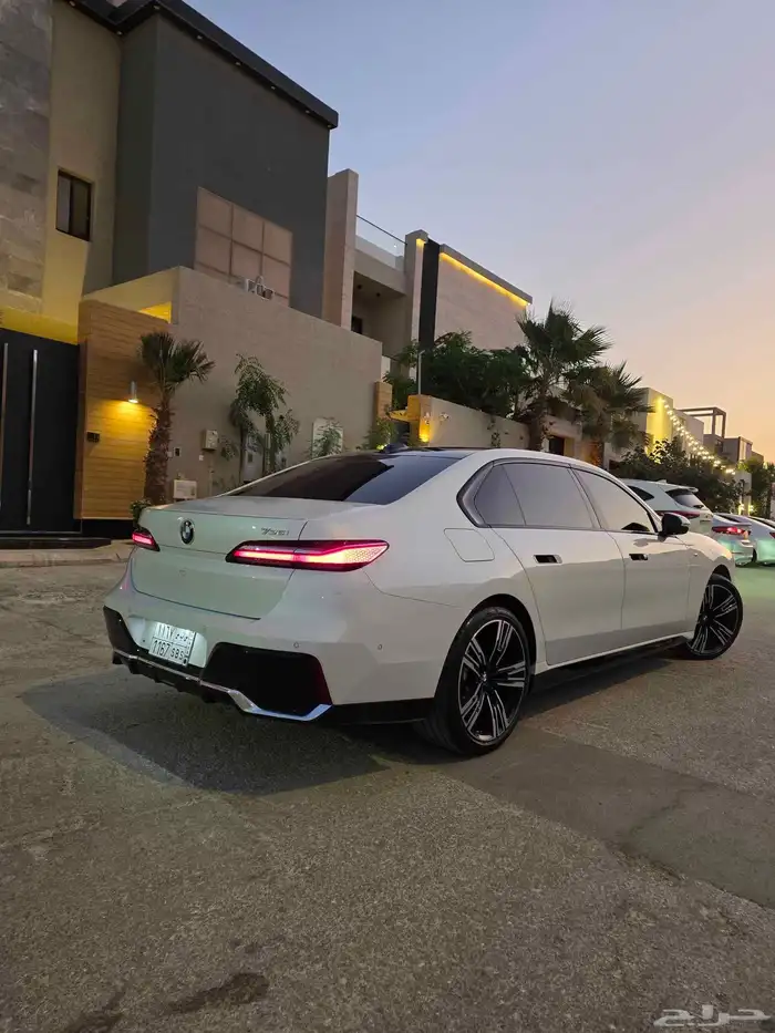 بي ام دبليو 2024 735 كت ام للبيع 22