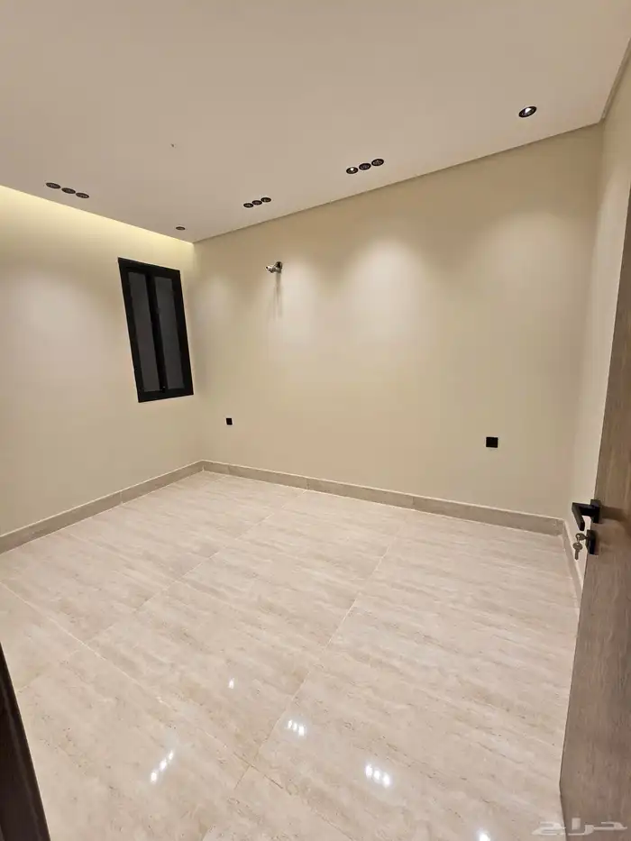 عمارة للبيع تتكون من شقتين مخطط ولي العهد 3 22