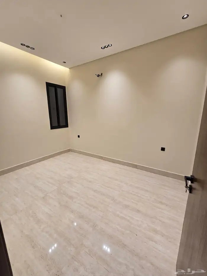 عمارة للبيع تتكون من شقتين مخطط ولي العهد 3 13