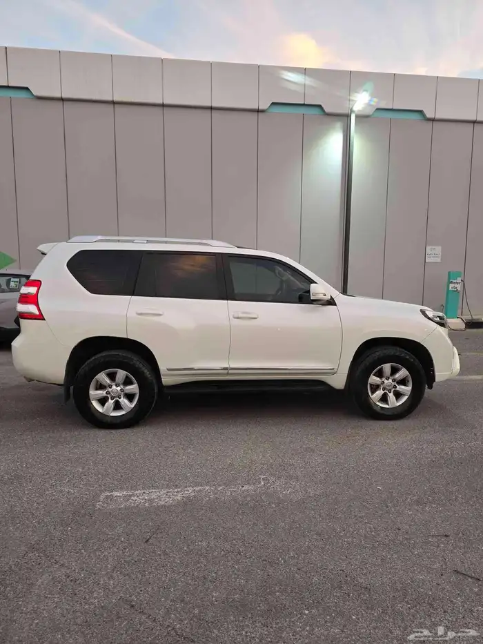 تويوتا برادو 8