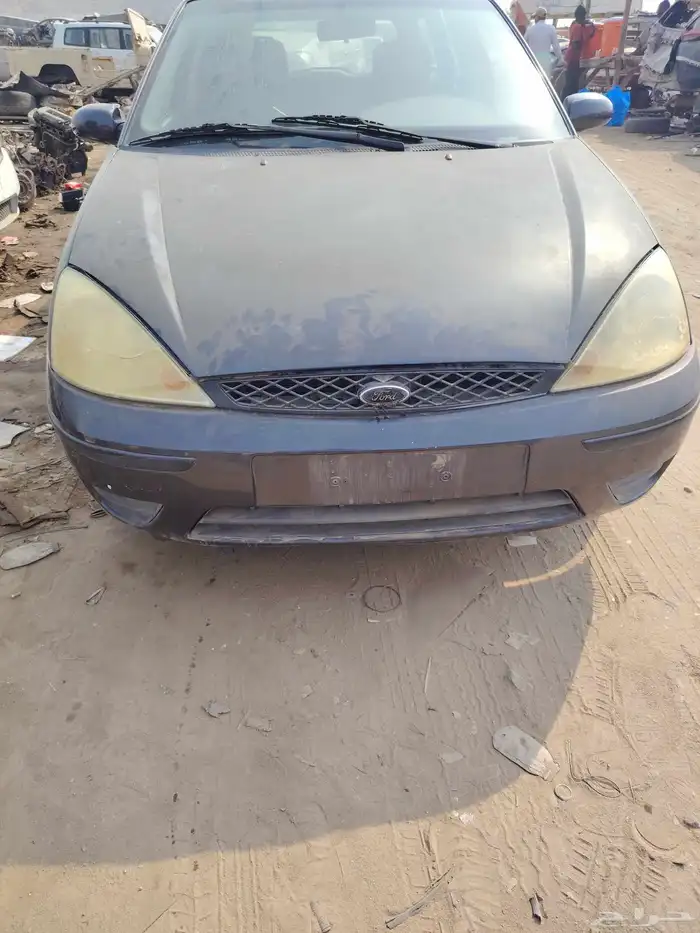 يوجد قطع غيار فورد فوكس 2004 0