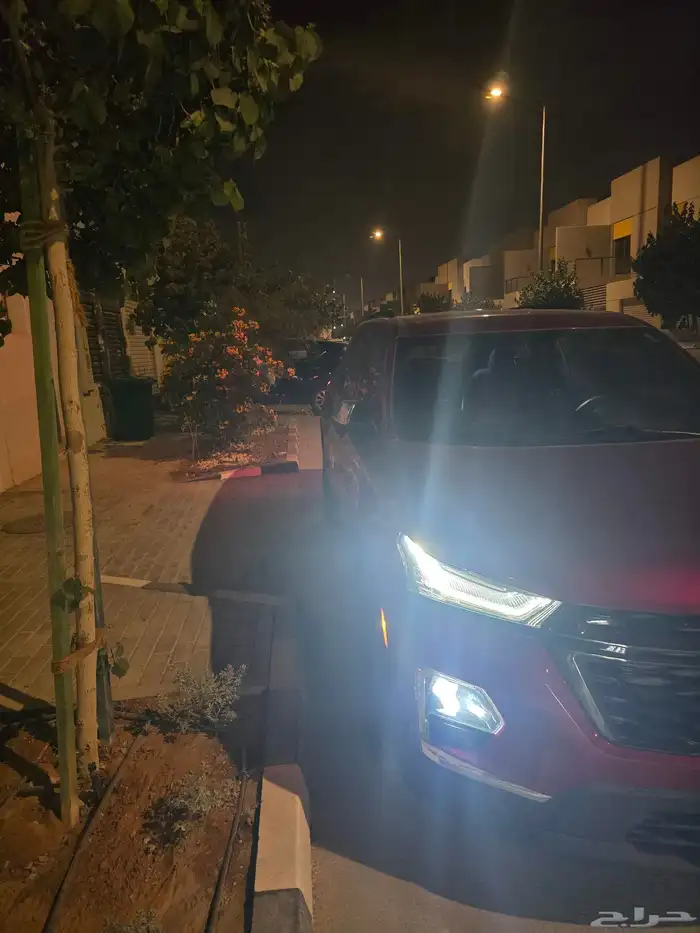 شفروليه ترافيرس 2023 فئة RS اللون احمر 1