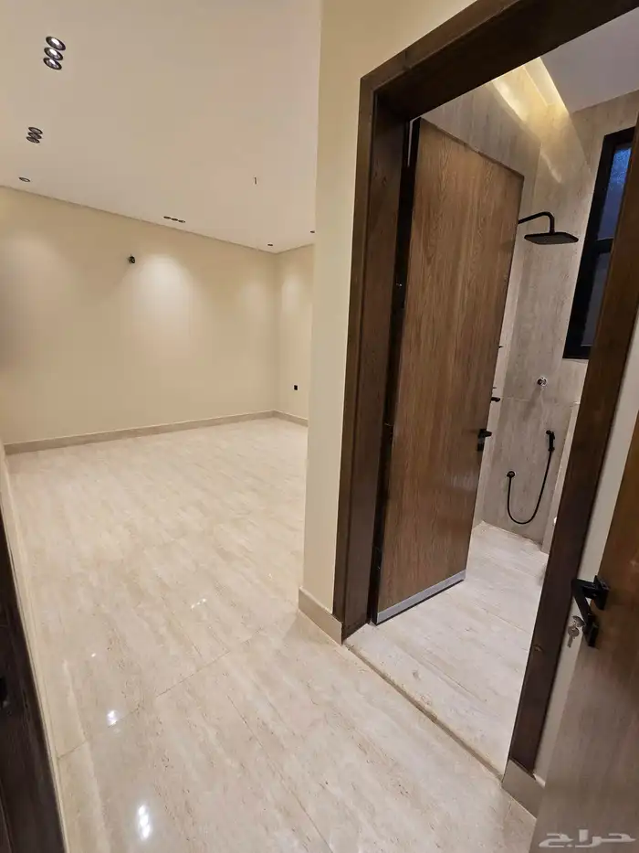 عمارة للبيع تتكون من شقتين مخطط ولي العهد 3 11