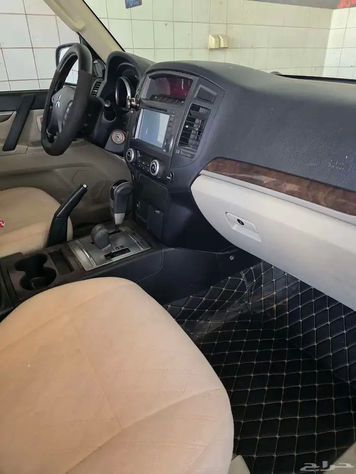 للبيع باجيرو 2010 فل كامل 8