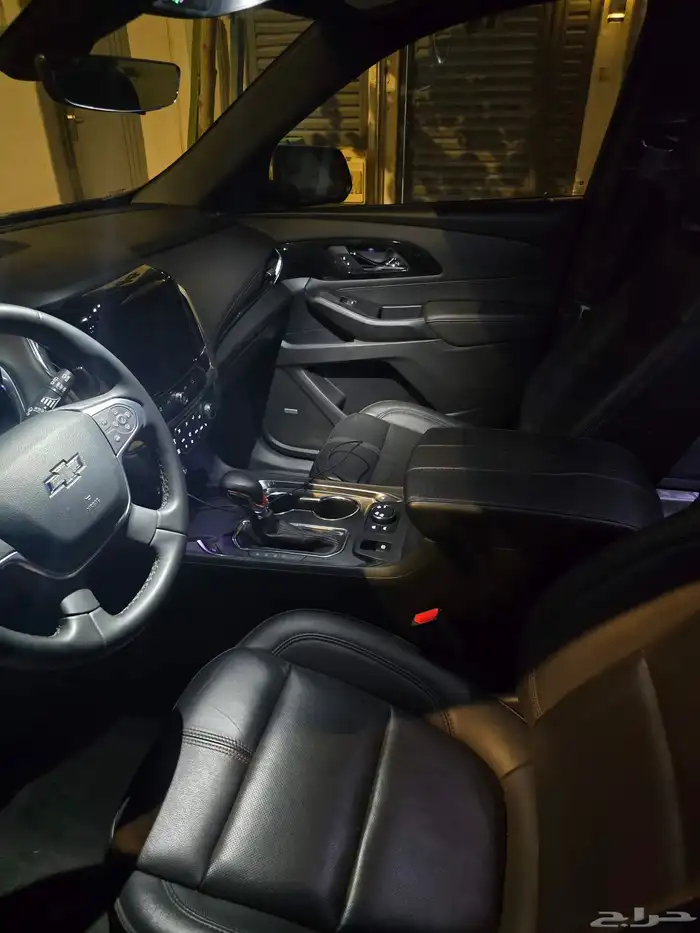 شفروليه ترافيرس 2023 فئة RS اللون احمر 9