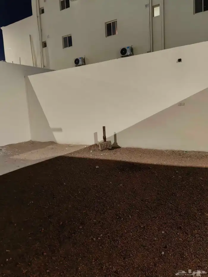 استراحة عزاب بحمراء الأسد للإيجار 0