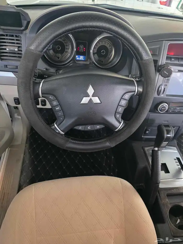 للبيع باجيرو 2010 فل كامل 7