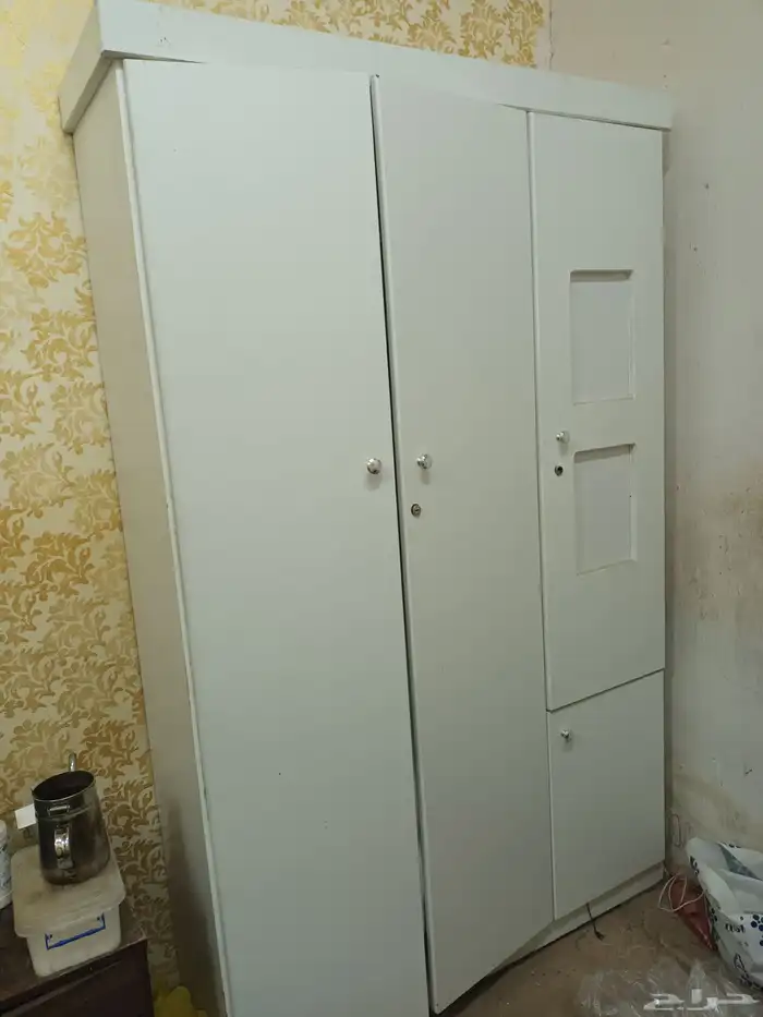 4كنبات وامبوبه ومنظم ولي وشعله وطاوله للشعله وسرير ودولاب 5