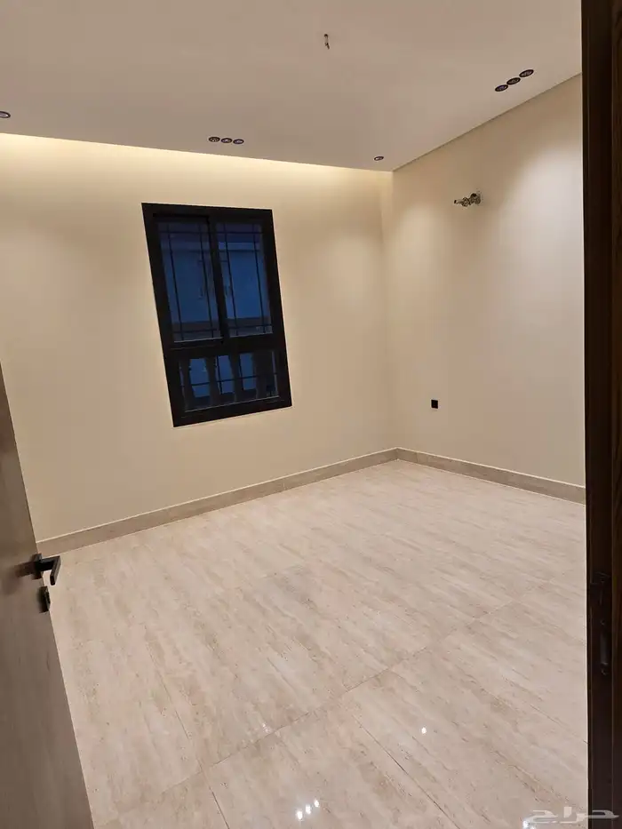 عمارة للبيع تتكون من شقتين مخطط ولي العهد 3 7