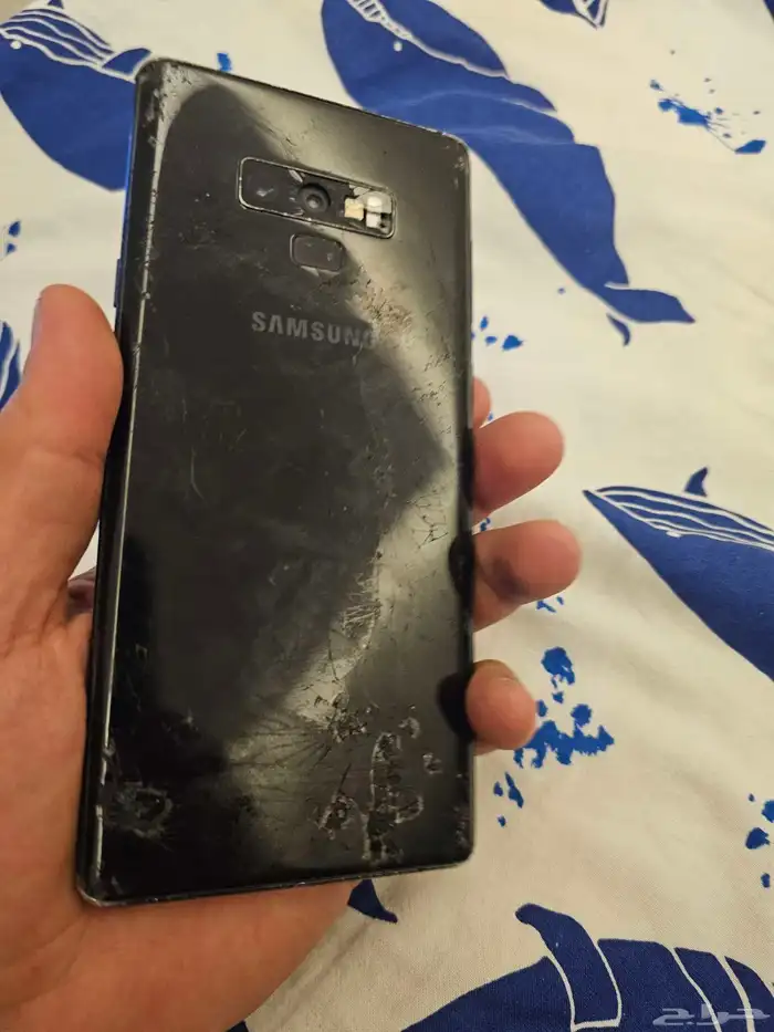 جوال نوت 9. فيه كسر بالشاشة لا تؤثر على العمل 3