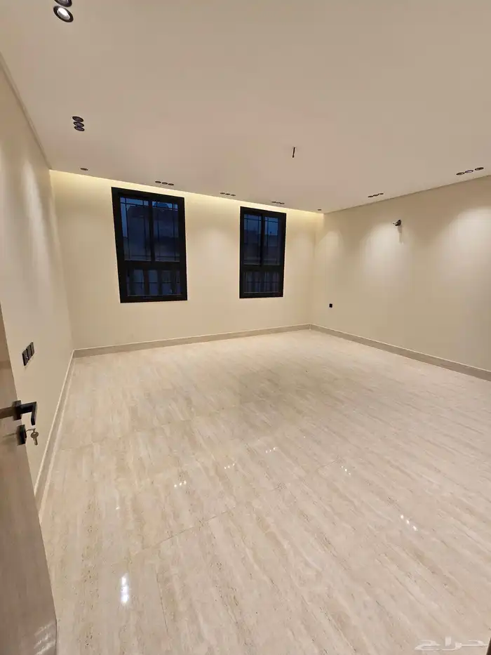 عمارة للبيع تتكون من شقتين مخطط ولي العهد 3 20