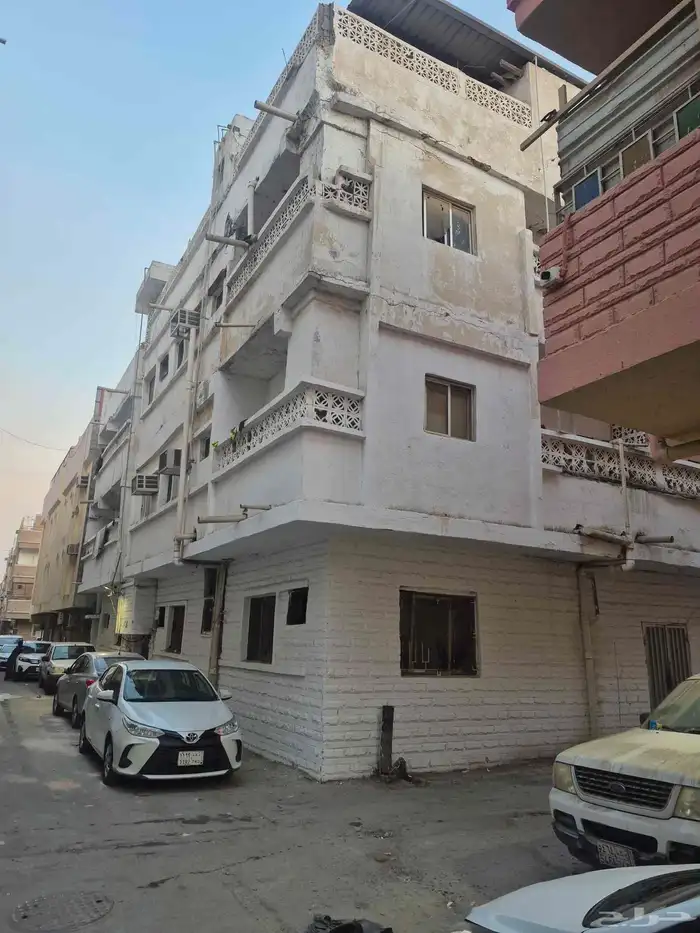 للبيع عمارة الدمام حي القزاز 3 ادوار وملحق.ب 700 الف 0