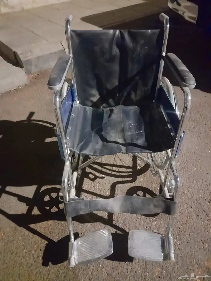 كرسي معاقين او كبار سن نظيف 3