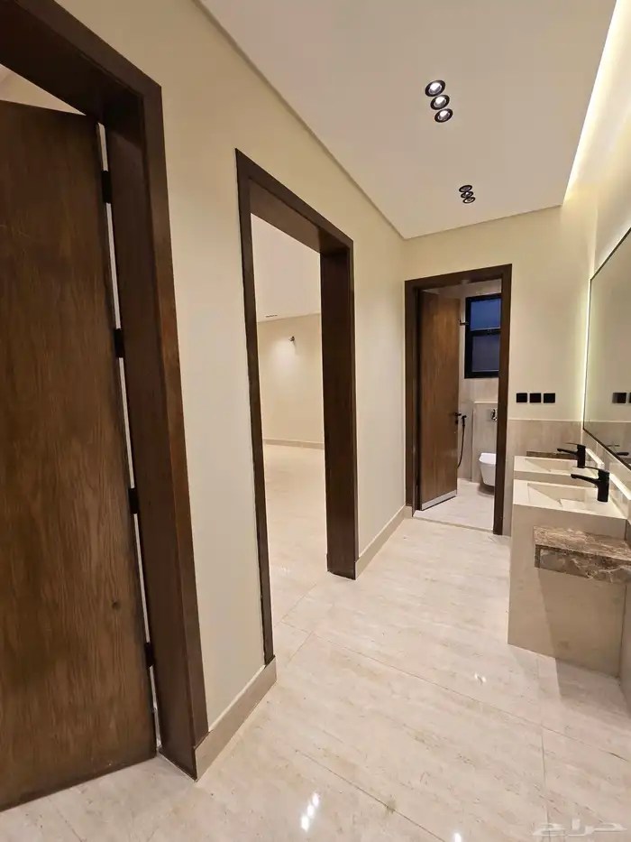 عمارة للبيع تتكون من شقتين مخطط ولي العهد 3 17