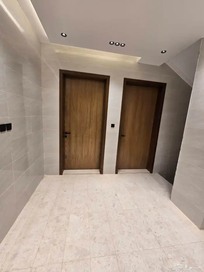 عمارة للبيع تتكون من شقتين مخطط ولي العهد 3 16