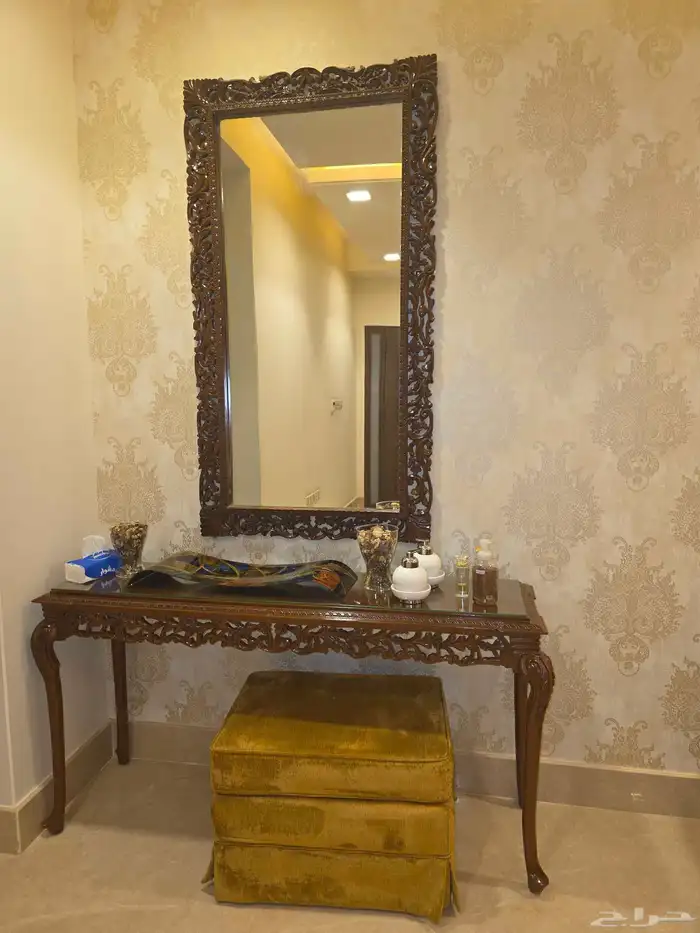 كنب كامل مع طاولات مع مراية نظيف جدا جدا 3