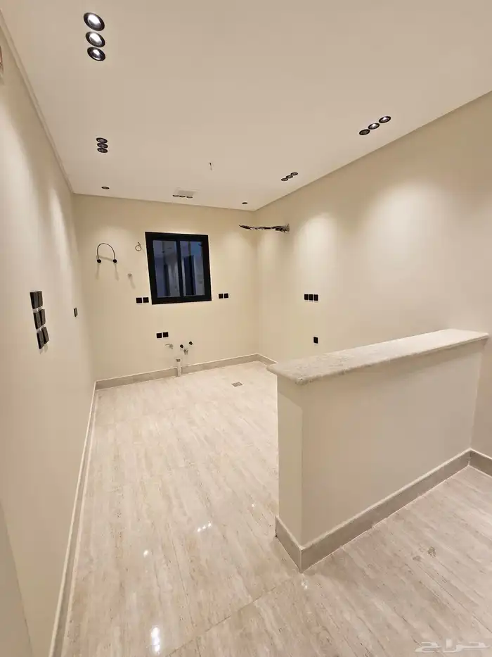 عمارة للبيع تتكون من شقتين مخطط ولي العهد 3 25