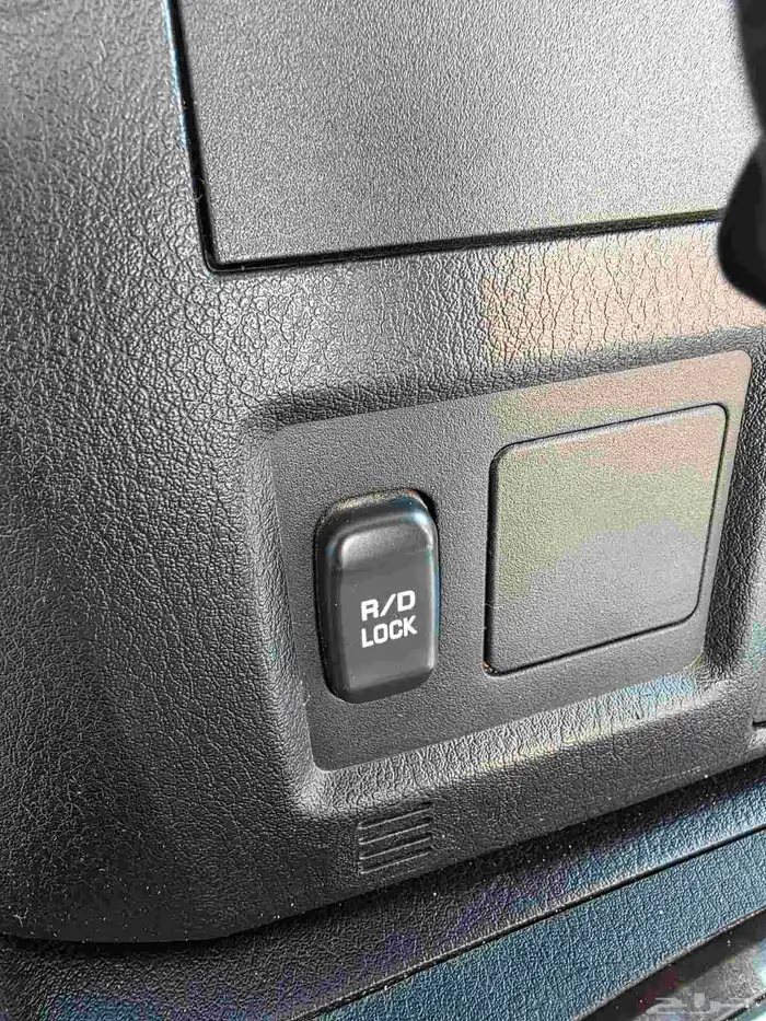 للبيع باجيرو 2010 فل كامل 12