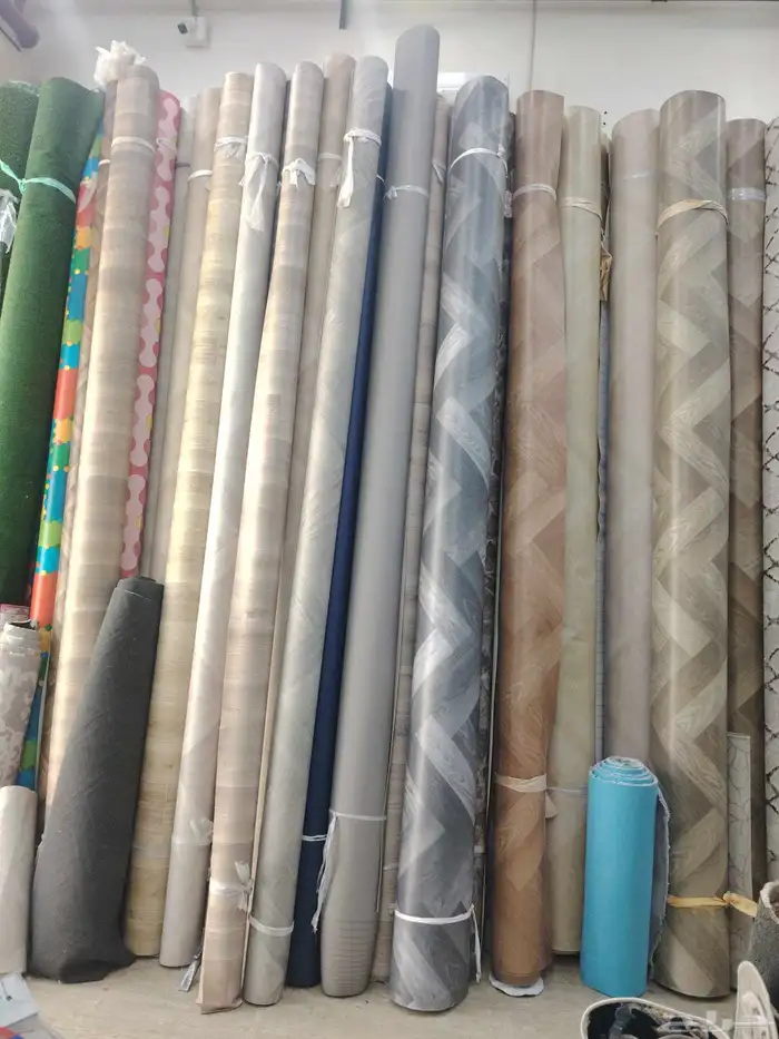 يوجد جميع انواع المفروشات والحرير الصيني والإنجيل والمساجد 1