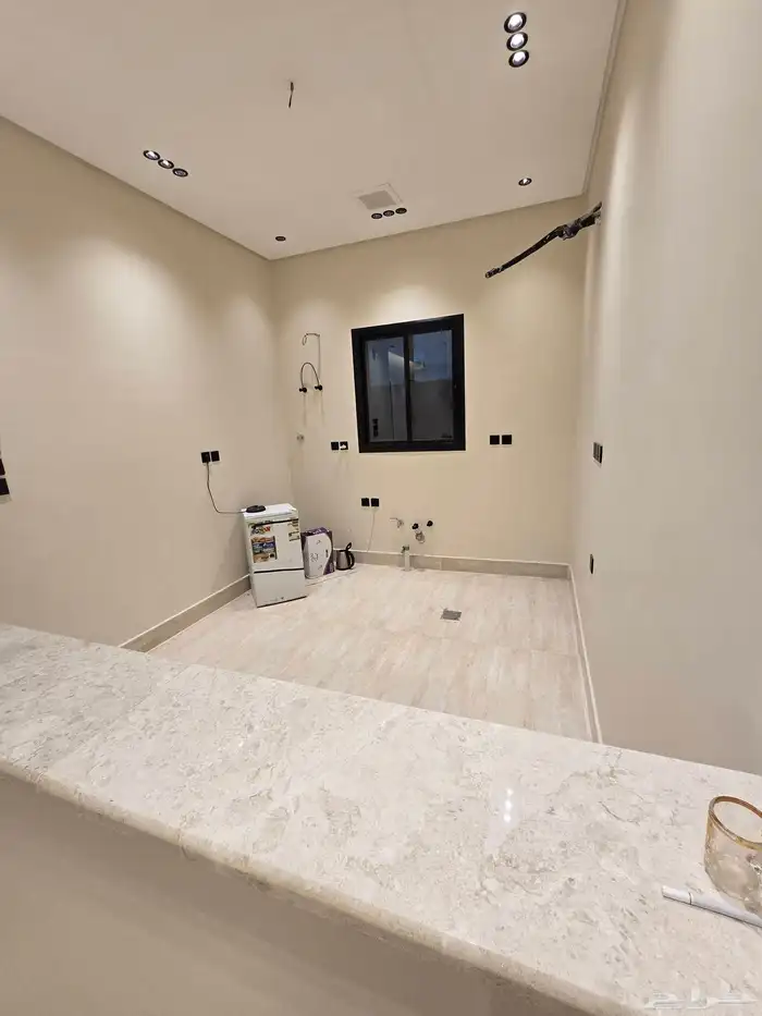 عمارة للبيع تتكون من شقتين مخطط ولي العهد 3 12