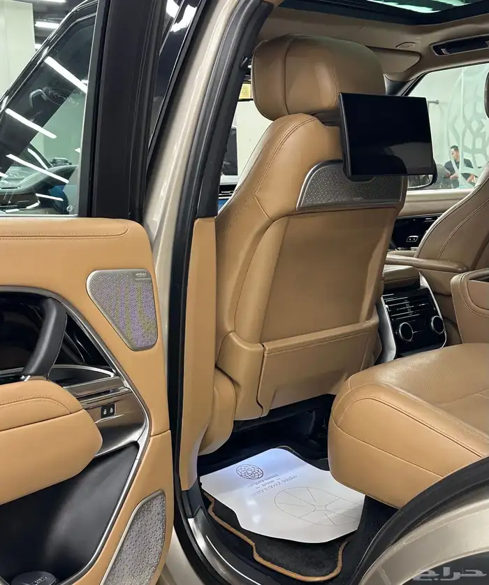 رنج روفر اوتوبيوجرفي 2023 10