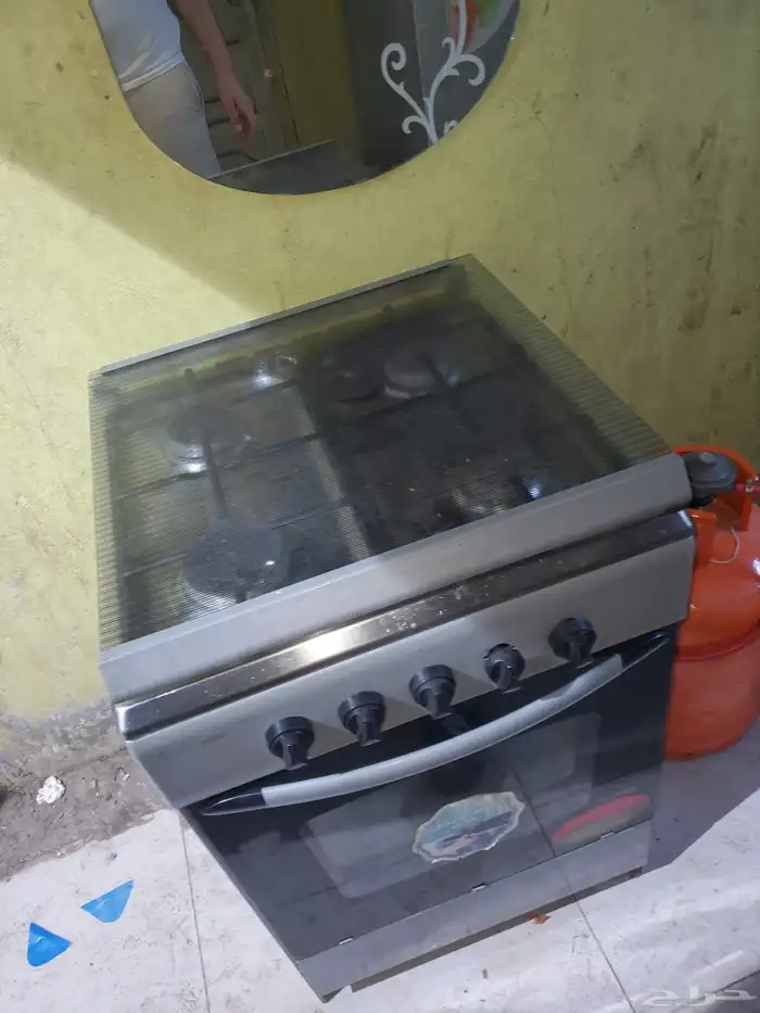 فرن اربع عيون شغال سعر 200 نضيف للبيع بأسرع وقت 1