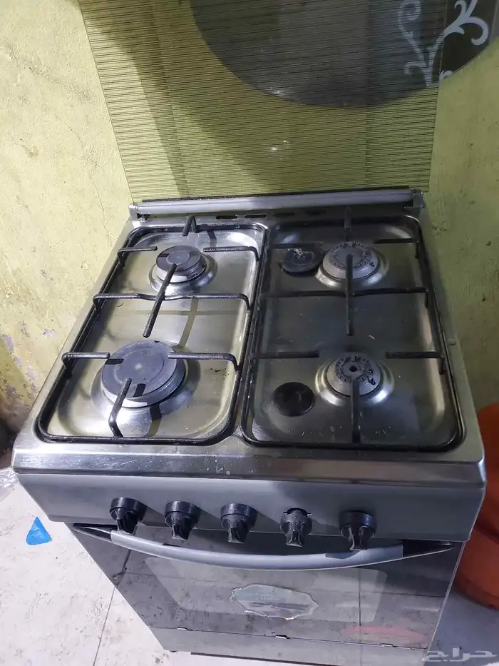 فرن اربع عيون شغال سعر 200 نضيف للبيع بأسرع وقت 3