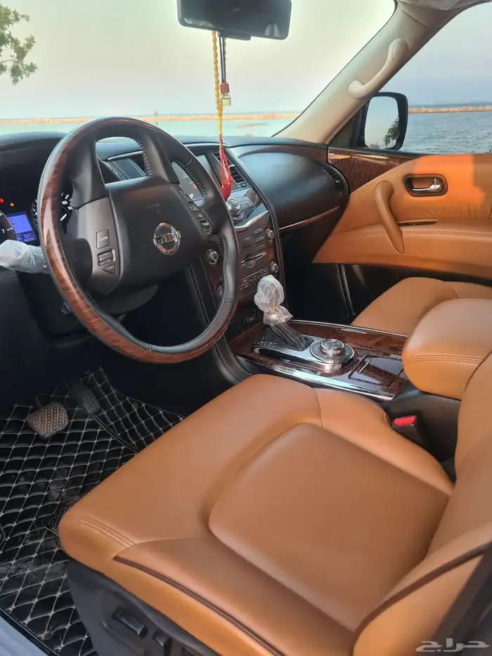 الممشى فقط 5000 نيسان بلاتينيوم مخزن 5