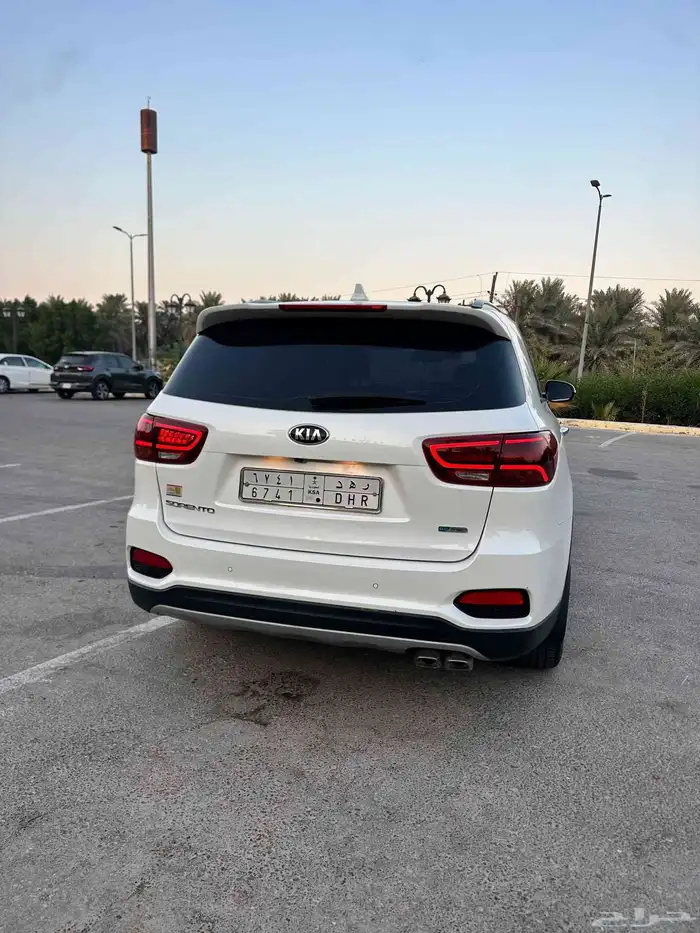 النوع   كيا سورنتو ديزل بحالة الوكاله 7 مقاعد وارد كوريا ال 5
