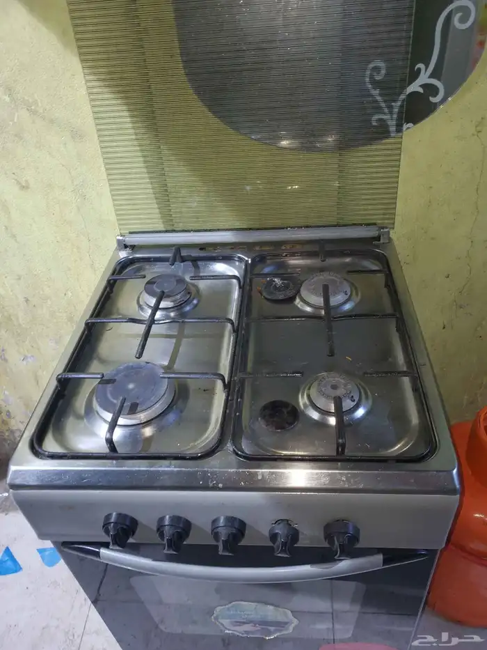 فرن اربع عيون شغال سعر 200 نضيف للبيع بأسرع وقت 2