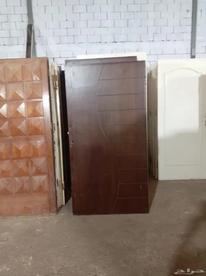 ابواب خشب مستخدمه وحديد والمنيوم جديده للبيع 5