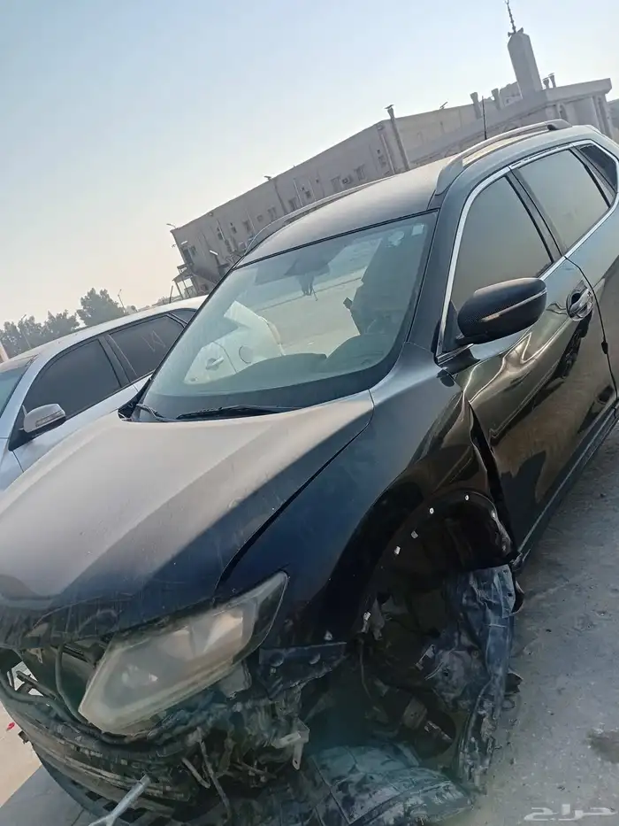 نيسان اكس تريل تشليح قطع غيار فقط 4