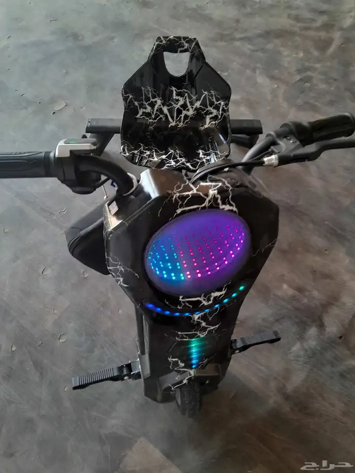 سكوتر كهربائي اخو الجديد مكمل شهرين معه مفتاحين وعلى السوم 1