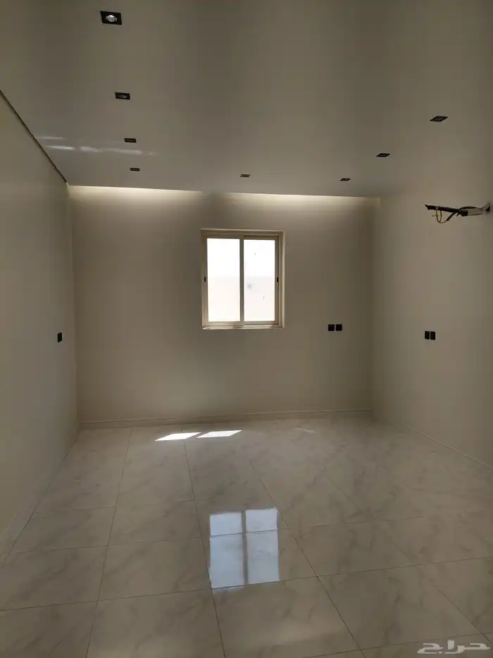 دهان.انا رسام منازل في المباني 0