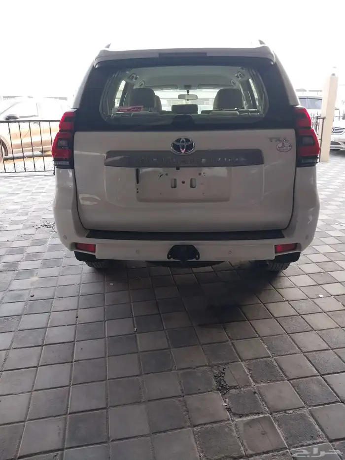 للبيع تويوتا برادو لون ابيض 2023 3