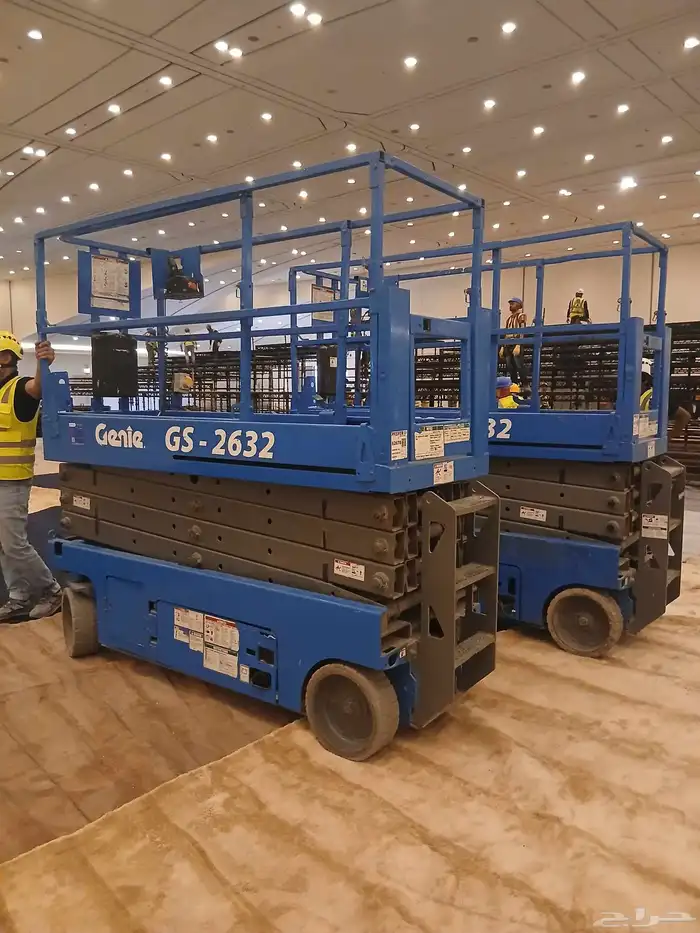 لي آجار يومي وشهري جميع نوع المعدات من كرين 7طن 300طن 2