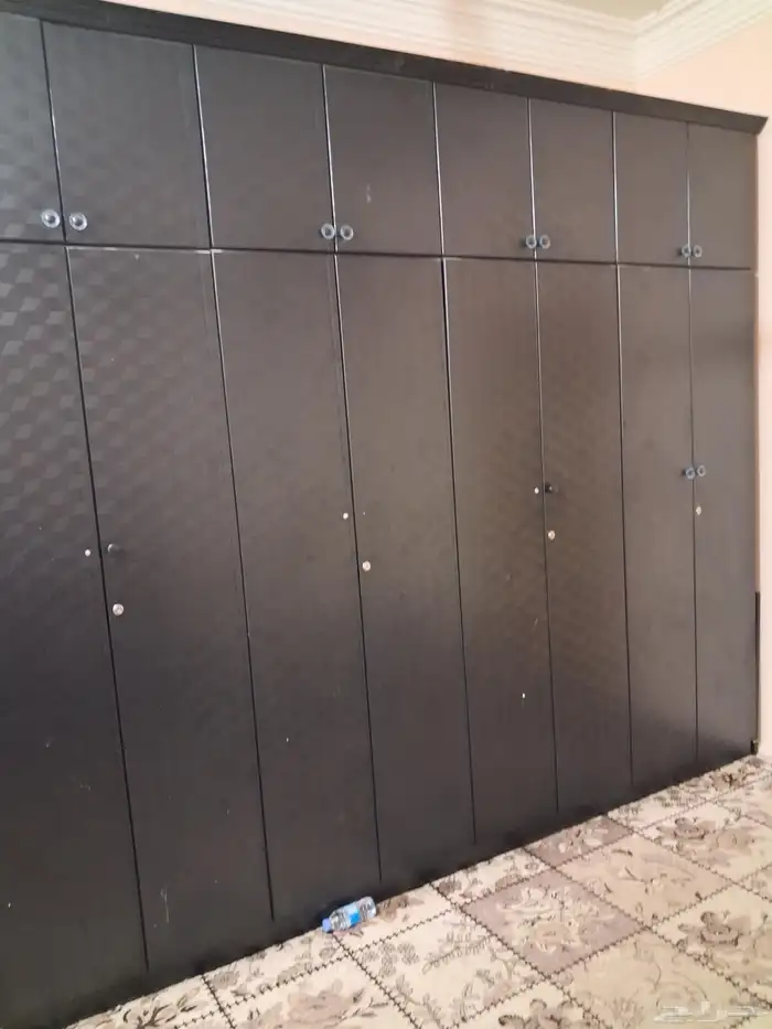 دولاب كبير ثلاثه ونصف ارتفاع مترين ونصف تقريبا 2