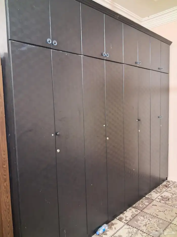 دولاب كبير ثلاثه ونصف ارتفاع مترين ونصف تقريبا 0