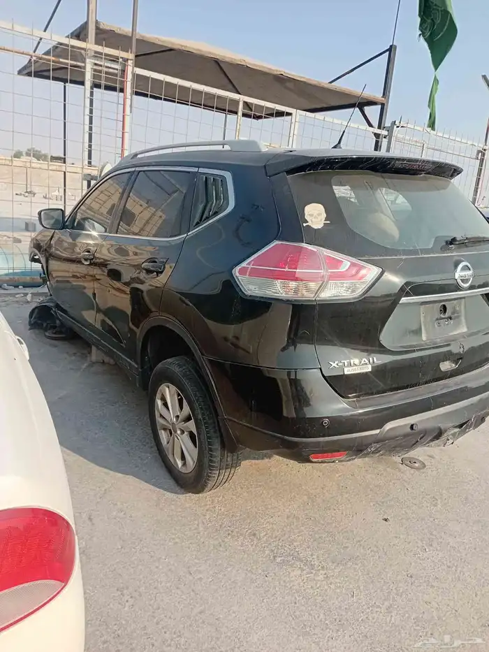 نيسان اكس تريل تشليح قطع غيار فقط 5