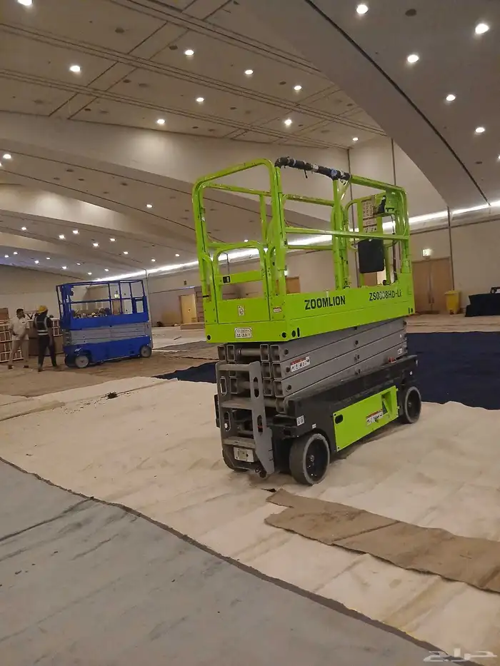 لي آجار يومي وشهري جميع نوع المعدات من كرين 7طن 300طن 4