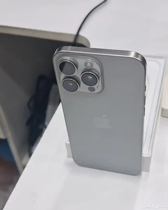 آيفون 16 برو ماكس 256 تيتانيوم طبيعي 2