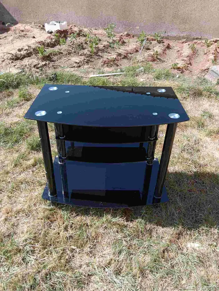 طاولة شاشة كبيرة ونظيفة 3