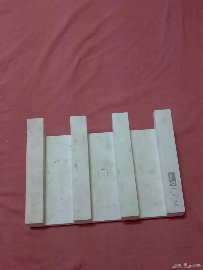 مقوي من شركة هواوي واي فاي AX3 يعمل المقوي عن طريق السلك 2