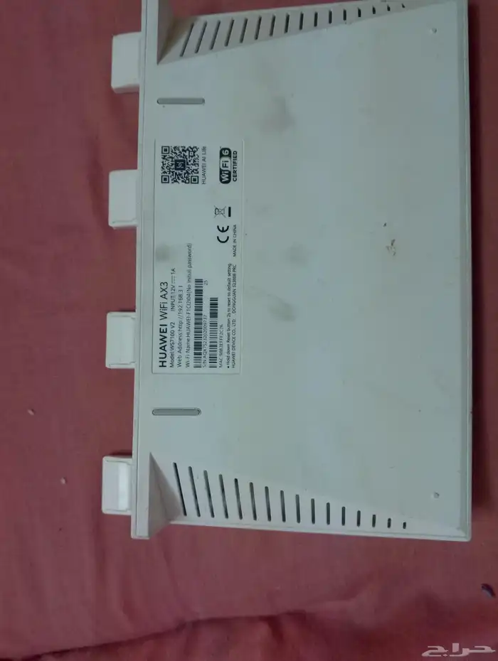 مقوي من شركة هواوي واي فاي AX3 يعمل المقوي عن طريق السلك 3