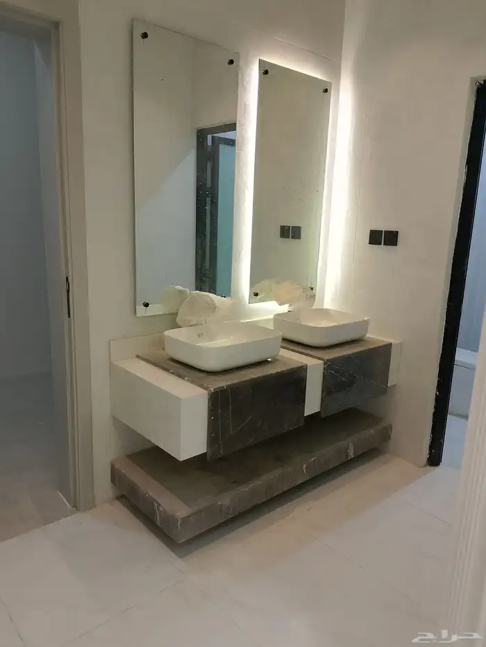 للبيع شقه دوبلكس حي بدر جديده بالدمام مخطط 91 ب 6 غرف وصاله 6