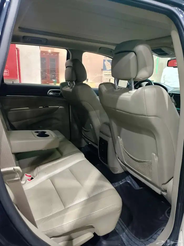 جيب شروكي لمتيد موديل 2014 8