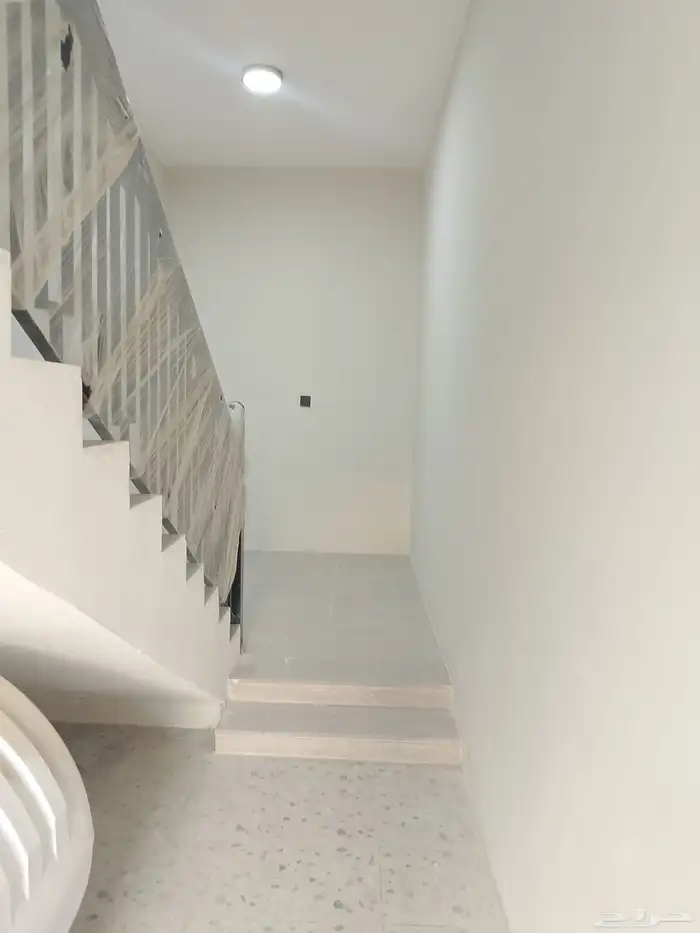 للبيع شقه دوبلكس حي بدر جديده بالدمام مخطط 91 ب 6 غرف وصاله 2