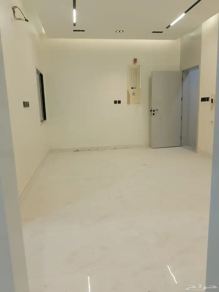 للبيع شقه دوبلكس حي بدر جديده بالدمام مخطط 91 ب 6 غرف وصاله 7